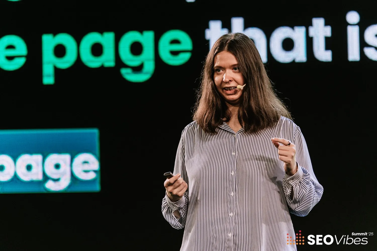 Katarina Dahlin presenting on the main stage at SEO Vibes Summit 2025 in Zakopane
