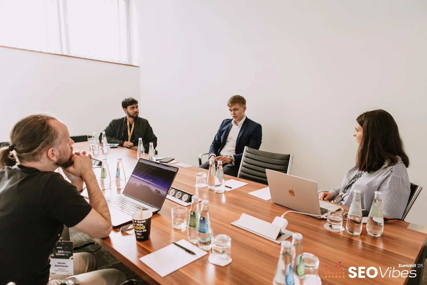 Katarina Dahlin leder en SEO-workshop och mastermind på SEO Vibes Summit 2025